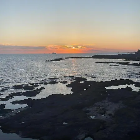 Luminosa Mansarda Vicino Al Porto Διαμέρισμα *